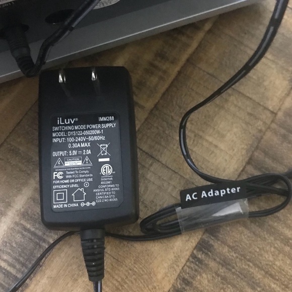 iPhone & iPod Stereo Speaker Dock by iLuv | iLuv Portable Audio & Video - Picture 8 of 11